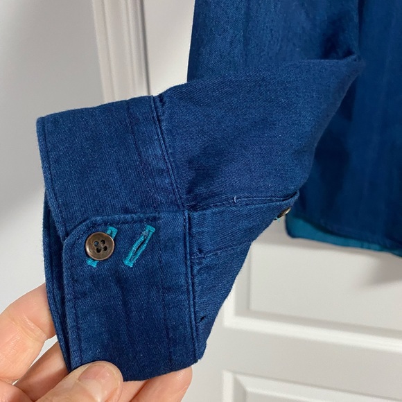 Mexx  men slim fit Jeans shirt . Size L Pocket on the left .Excellent condition - Picture 6 of 8